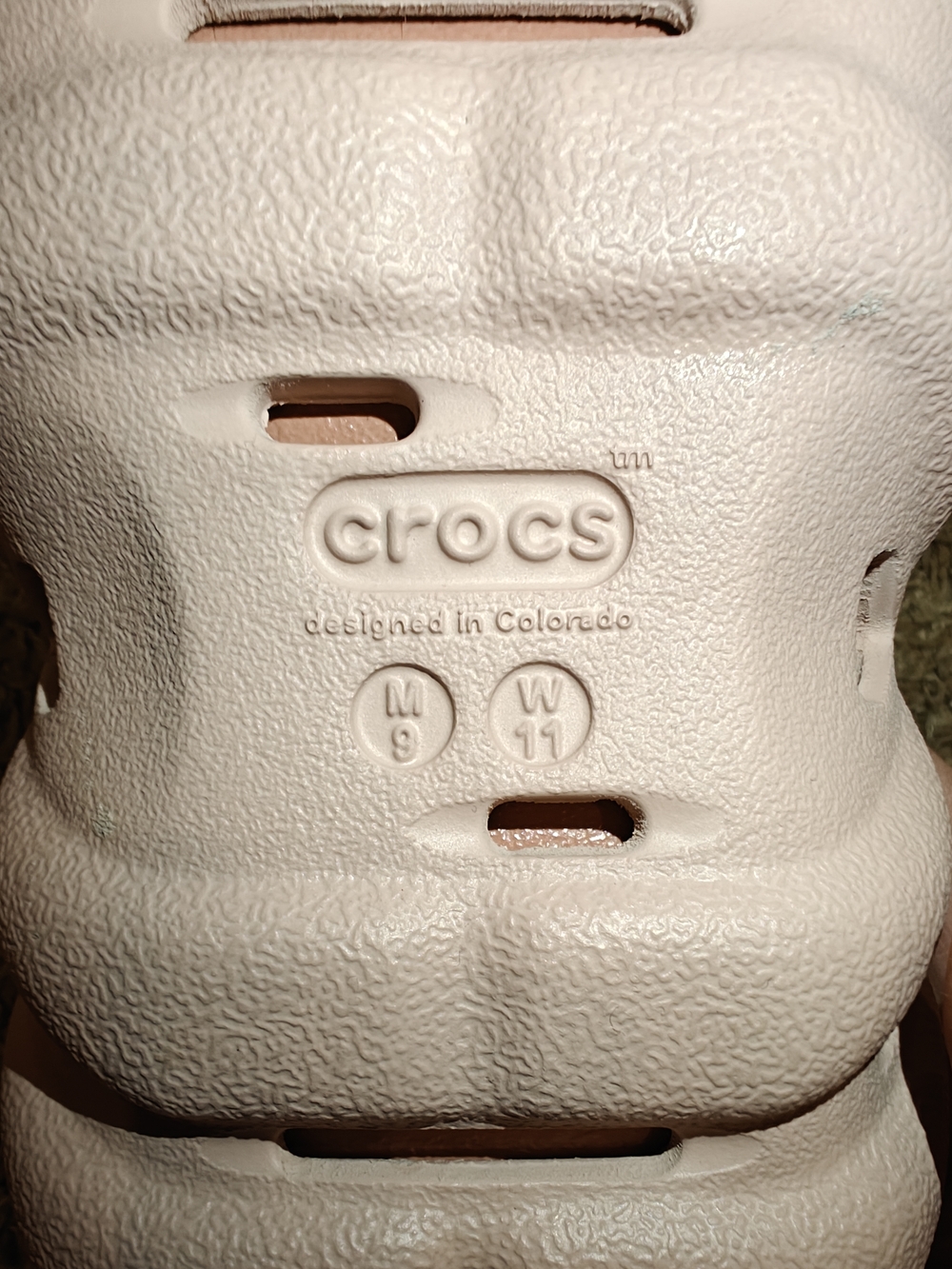 Crocs Adult Classic Clog Sandals in Blush Pink Size M9/W11 - Picture 4 of 6